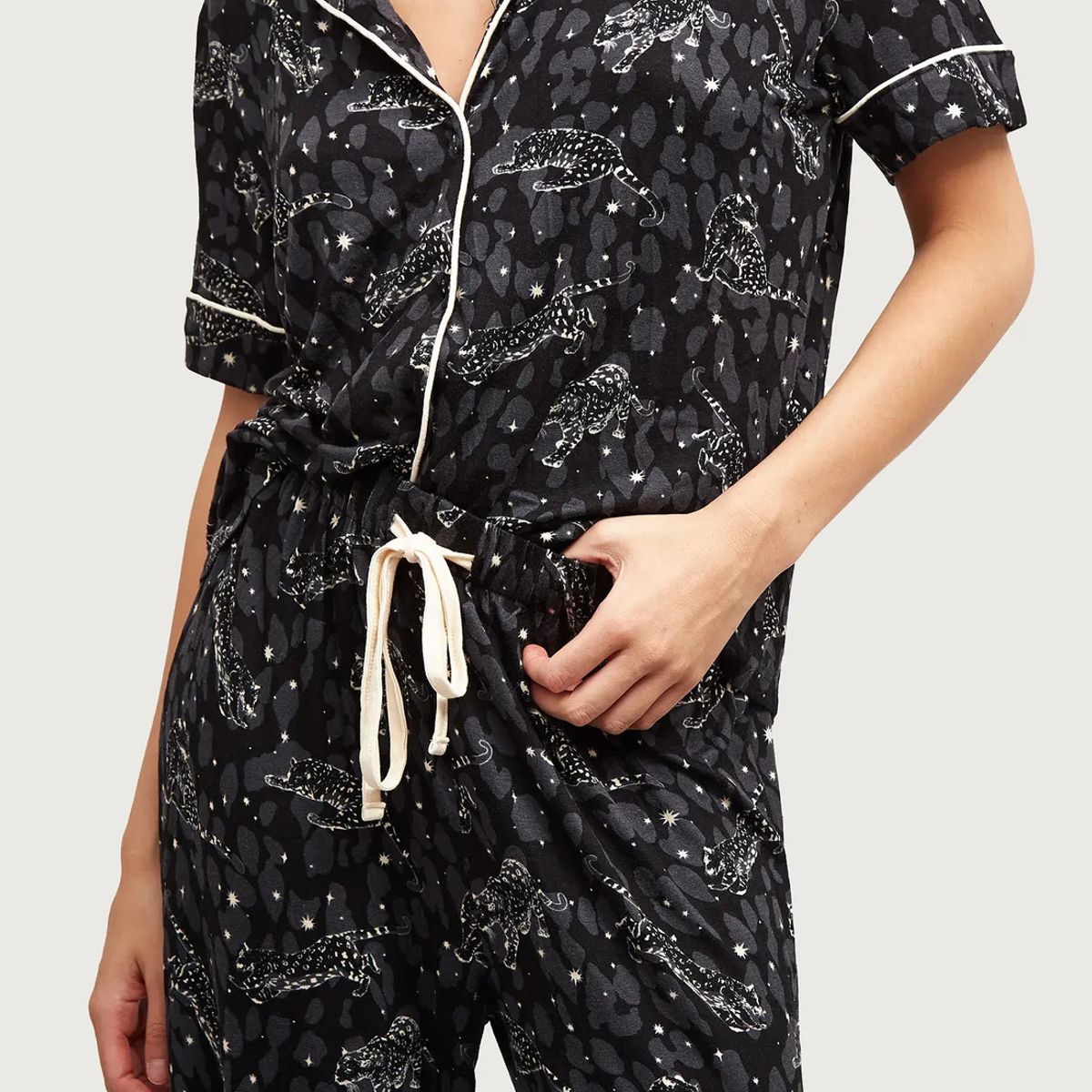 LOUNGE - Set Pijama Dreamy Tigres Cosmicos Negro LOUNGE