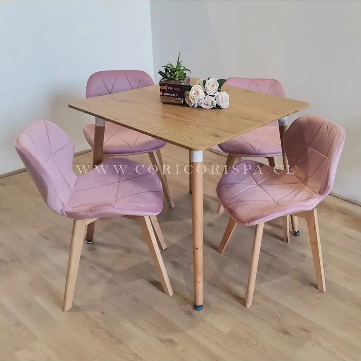 CORI CORI - Comedor Mesa Cuadrada 80x80cms  + 4 Sillas Mariposa Velvet Rosa