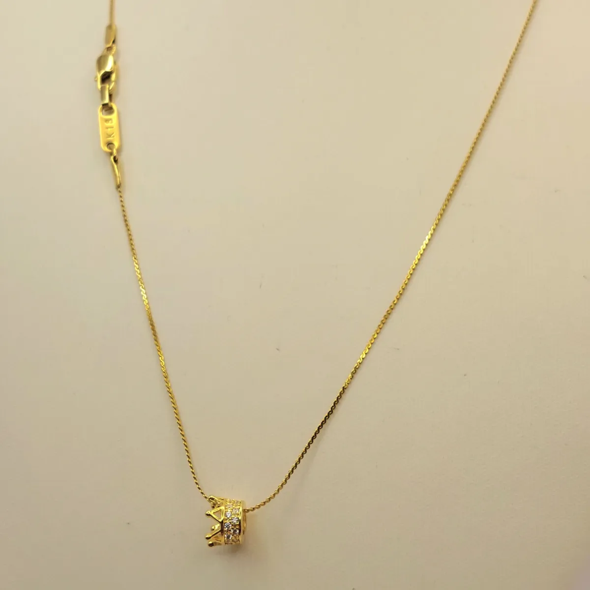 GENERICO - Cadena Tejido Escalera con Corona de Brillantes de Oro Laminado 18k
