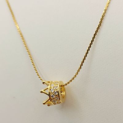 Imagen 2 del producto Cadena Tejido Escalera con Corona de Brillantes de Oro Laminado 18k