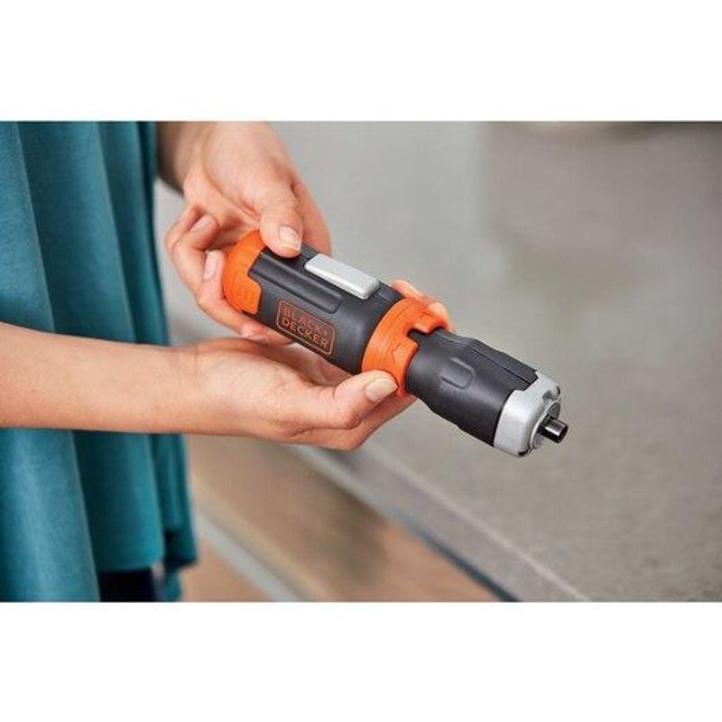 BLACK+DECKER - ATORNILLADOR BLACH AND DECKER  BCF601AA 6V + 4 PILAS AA