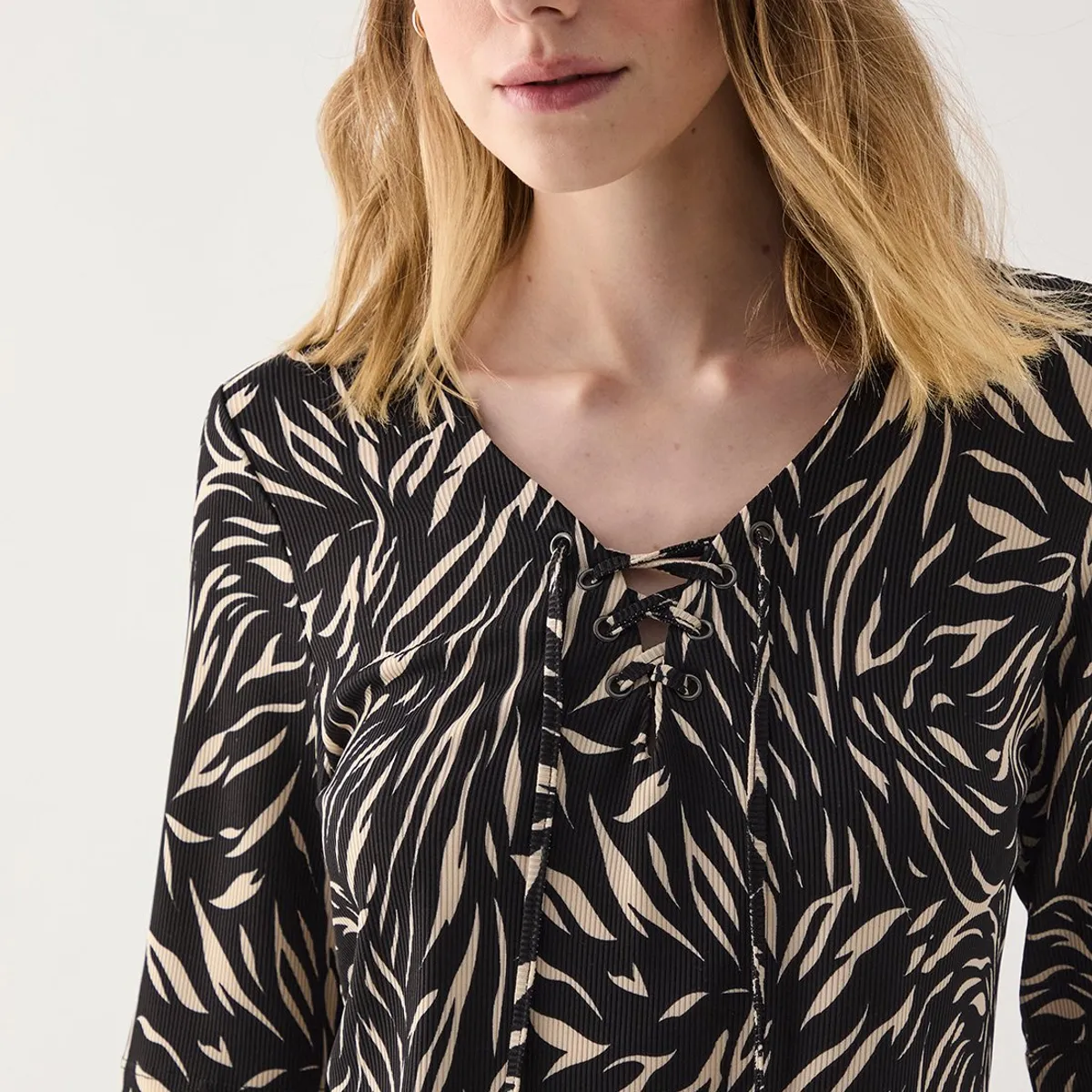 ASH - Polera Manga Larga Negro Mujer Ash