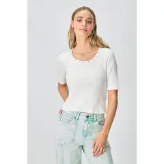 IO - Polera Manga Corta Crudo Mujer