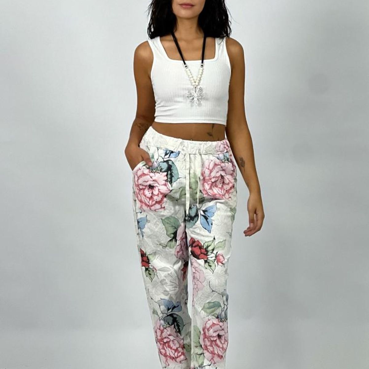 ENIGMATICA BOUTIQUE - Jogger Italiano Gabardina Floral - Blanco - Único
