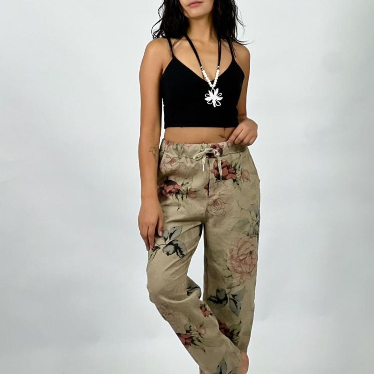 ENIGMATICA BOUTIQUE - Jogger Italiano Gabardina Floral - Blanco - Único