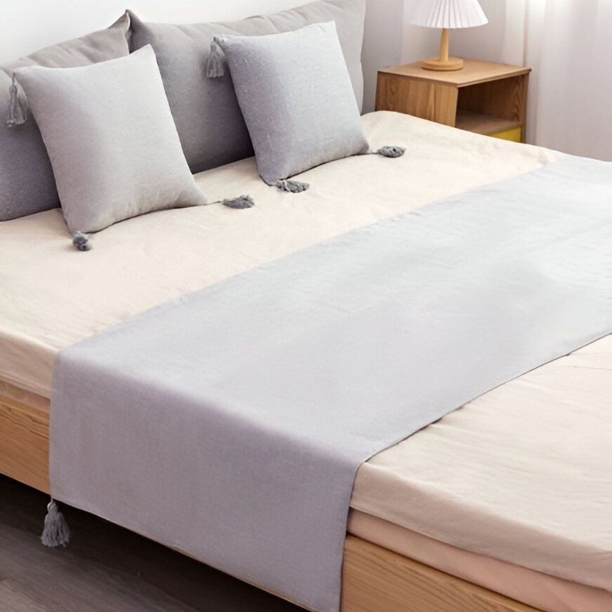 GENERICO - JUEGO DE PIECERA DE CAMA MAS 2 COJIN CON FUNDAS MODELO PLUSH GRIS