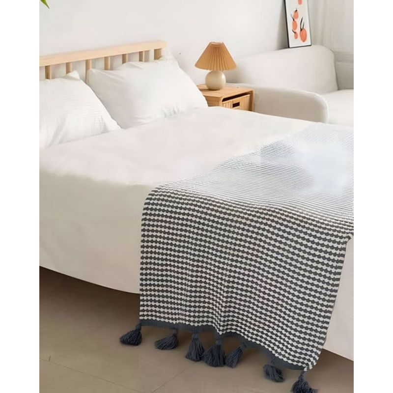 GENERICO - MANTA PIECERA CON POMPONES PARA DECORAR