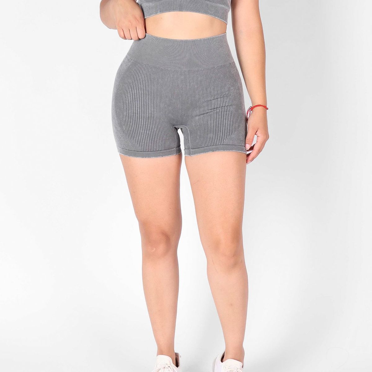 GENERICO - Conjunto short con peto textura rib prelavado levanta cola Push up