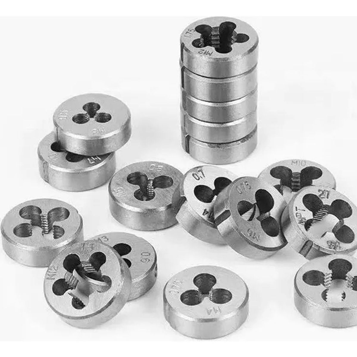 MUNDO MAGIA - Set De Machuelos Y Terraja Métrico De Acero M3-m12 40pzs
