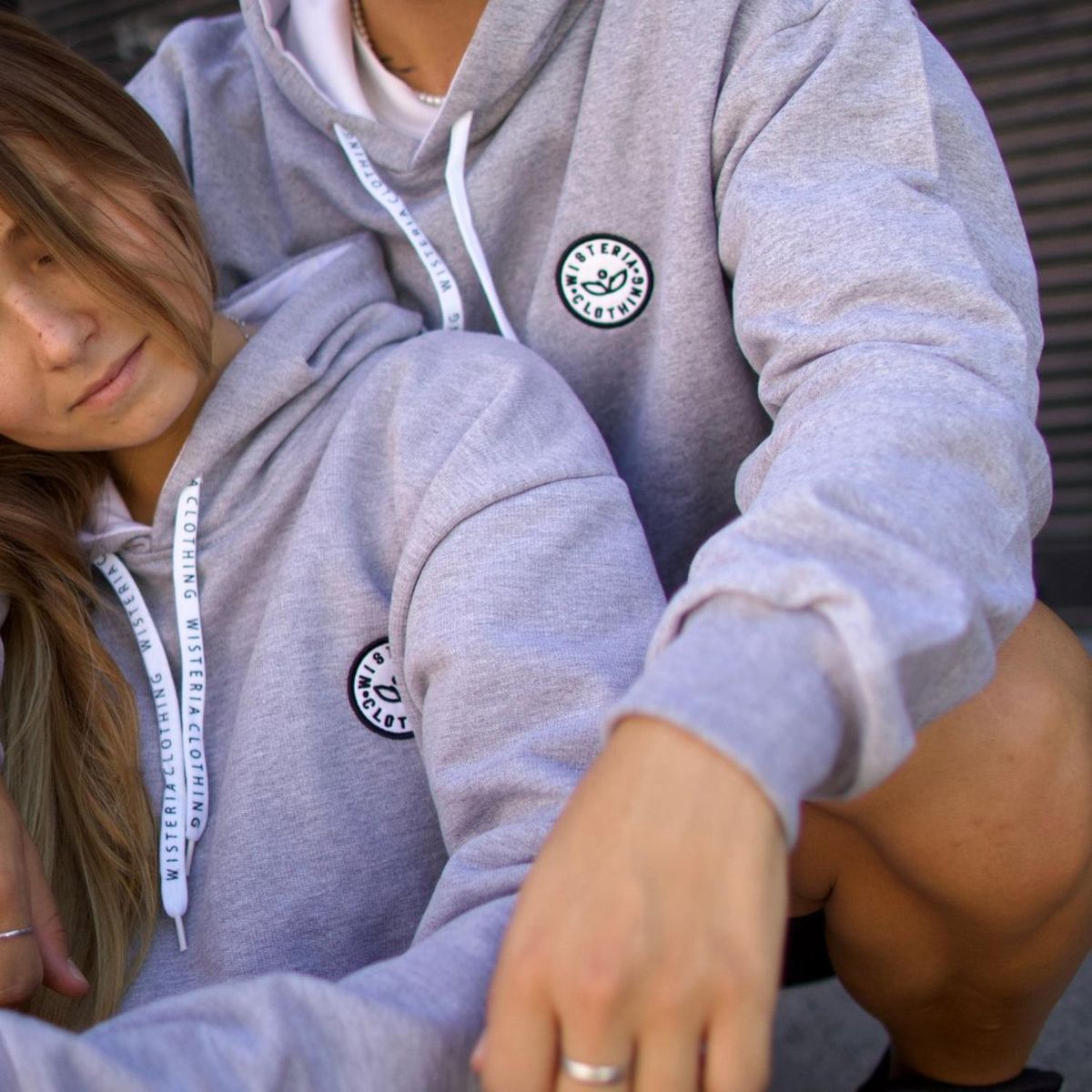 WISTERIA - Polerón Clásico