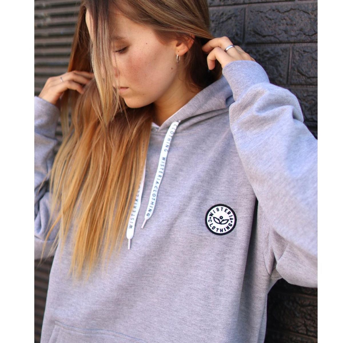 WISTERIA - Polerón Clásico