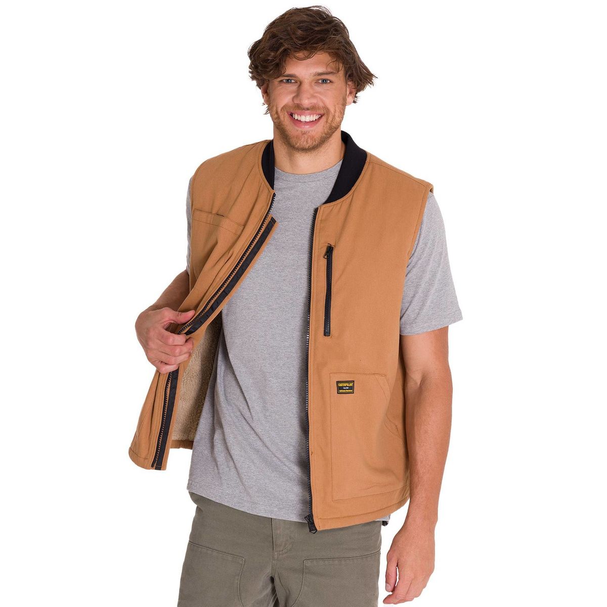 CAT - Chaqueta SinMangas Utility Sherpa Hombre Café Claro CAT