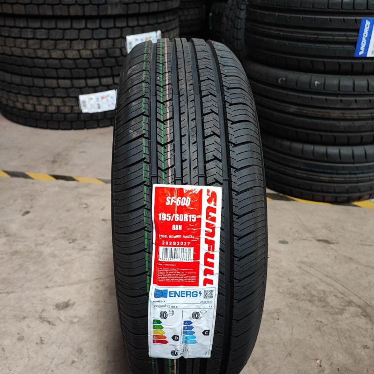 SUNFULL - Neumatico 19560 R15 Sunfull C88H