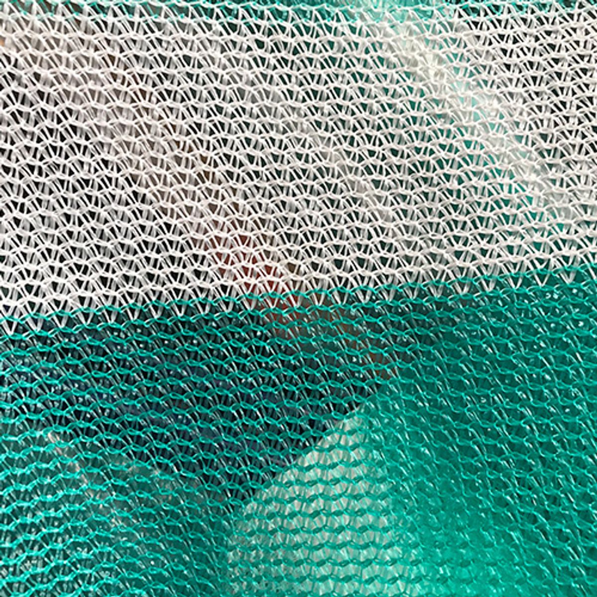 MARIENBERG - Malla Sombra Franjeada Ferretera 80% Verde y Blanco de 4.20 x 100 m.