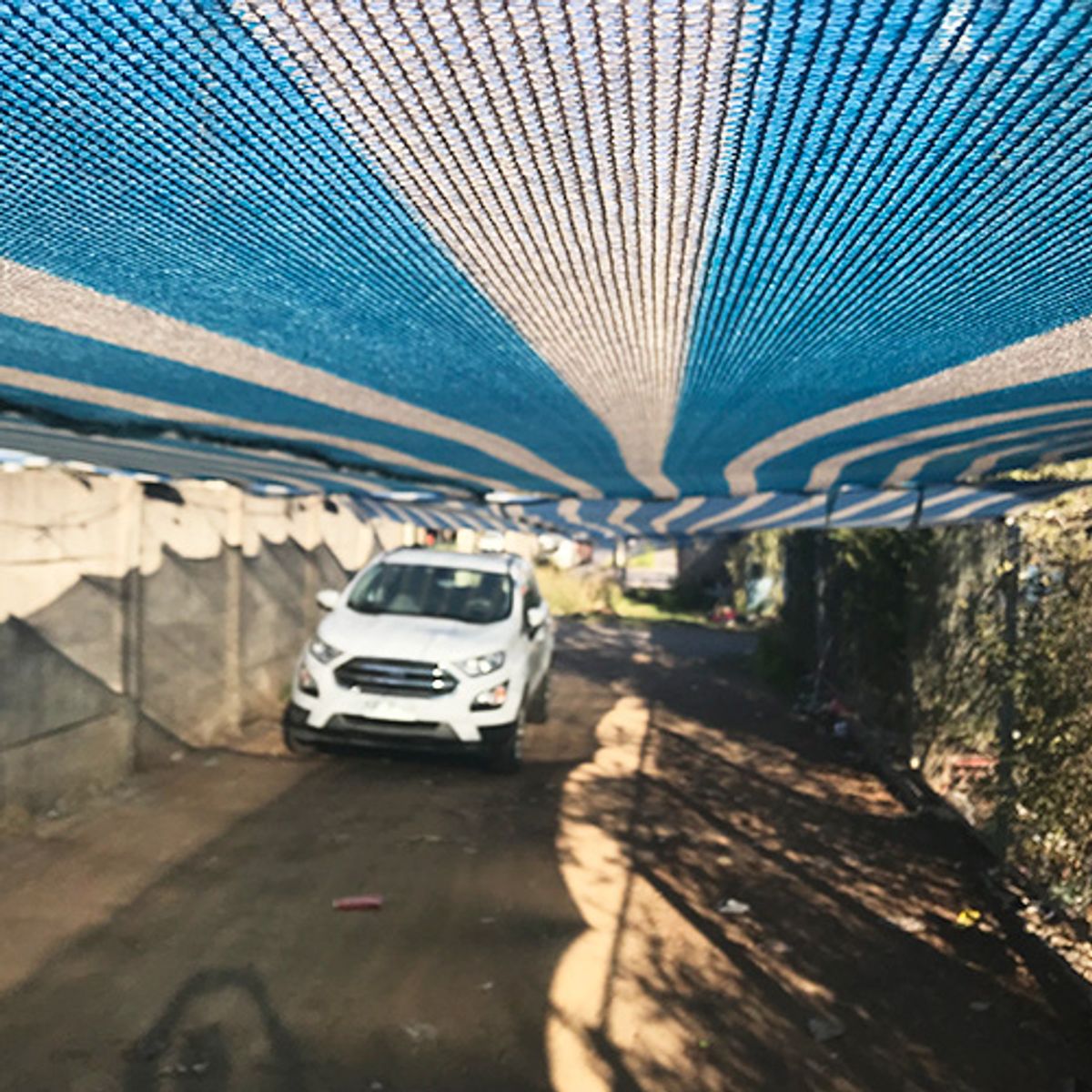 MARIENBERG - Malla Sombra Franjeada Ferretera 80% Azul y Blanco de 4.20 x 100 m.