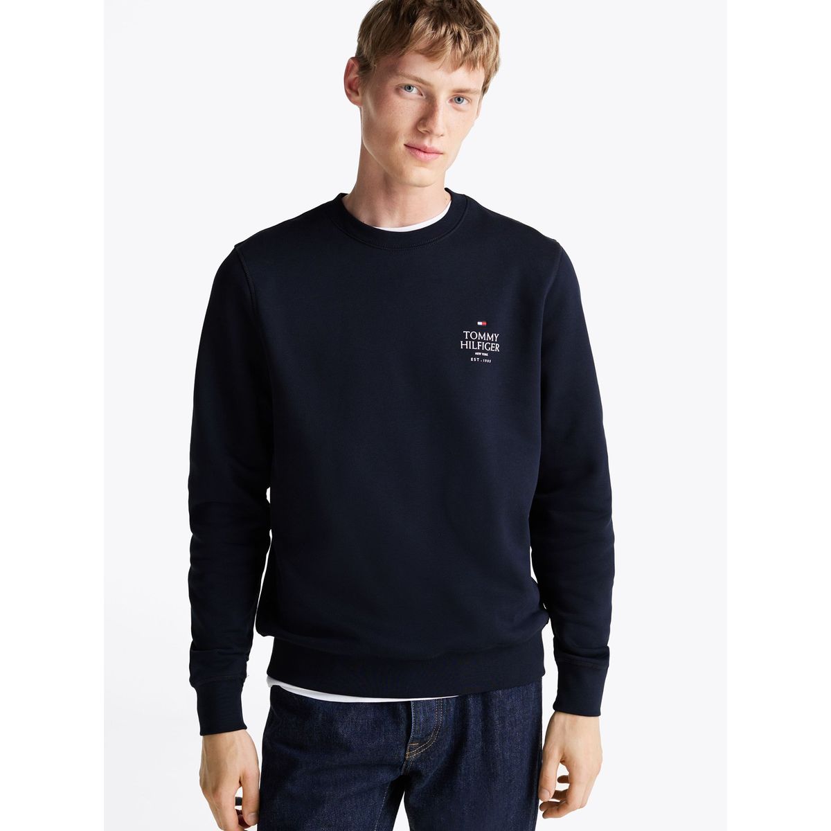 TOMMY HILFIGER - Polerón Stack Con Logo En Pecho Azul Tommy Hilfiger