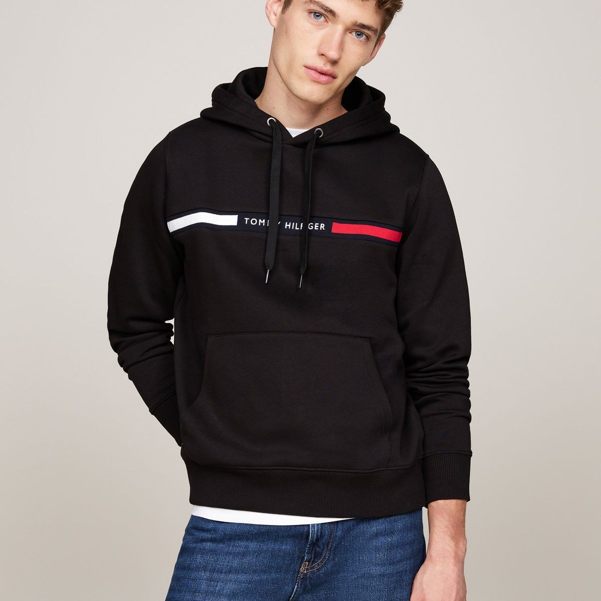 TOMMY HILFIGER - Polerón Hoodie Chest Logo Negro Tommy Hilfiger