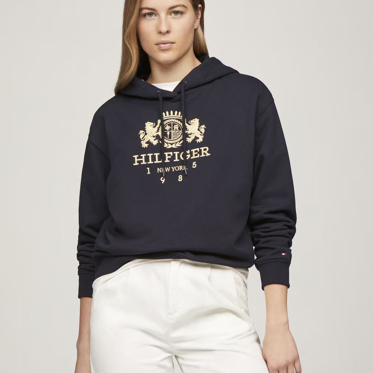 TOMMY HILFIGER - Polerón Hoodie Varsity Crest Azul Tommy Hilfiger