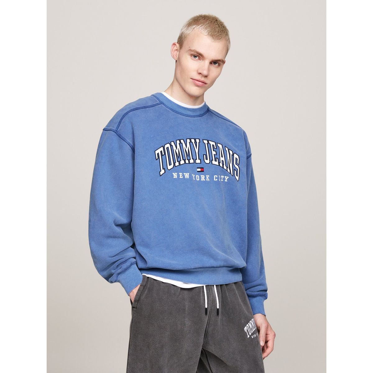 TOMMY HILFIGER - Polerón Relaxed Varsity Con Efecto Lavado Azul Tommy Hilfiger