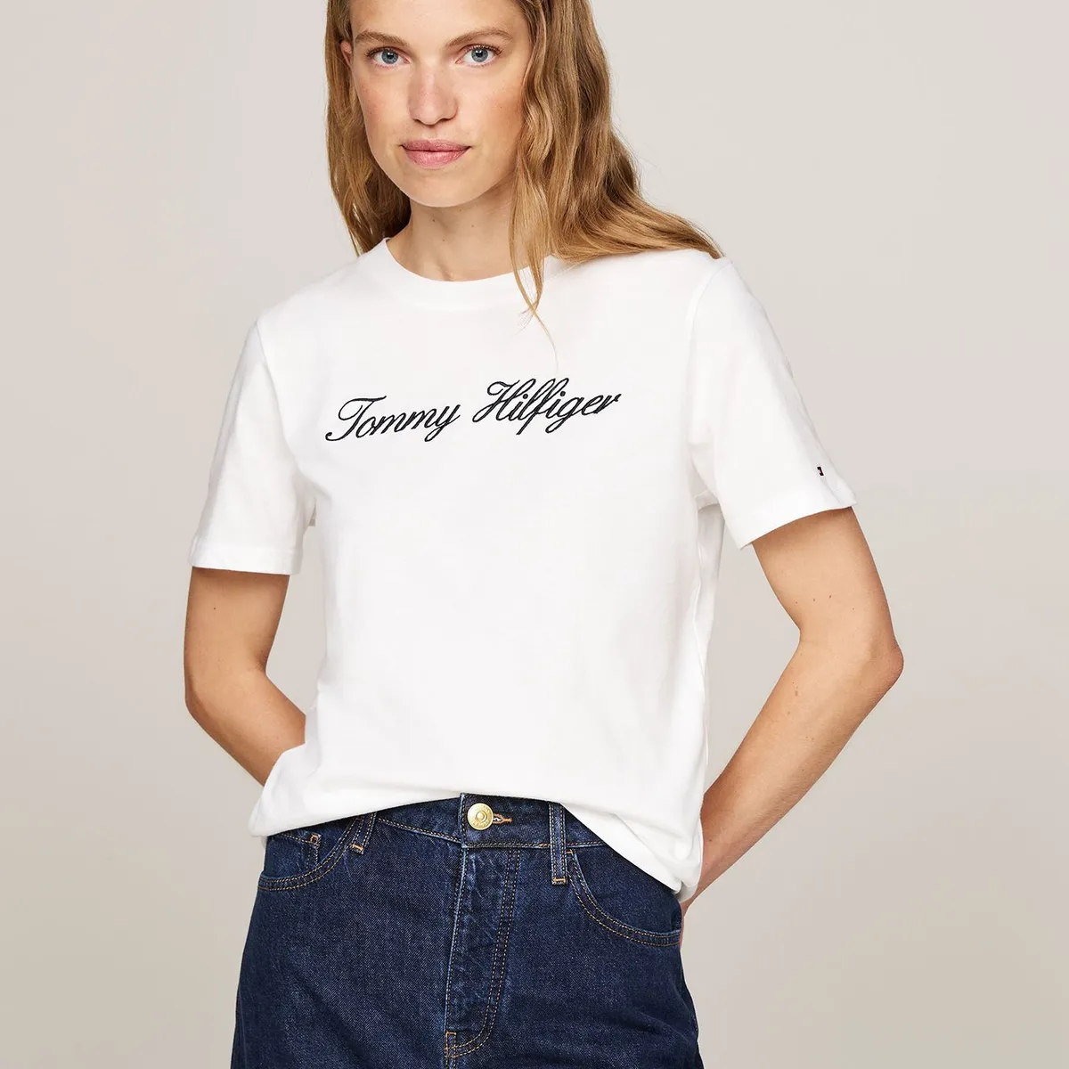 TOMMY HILFIGER - Polera Con Logo Script Regular Fit Blanco Tommy Hilfiger