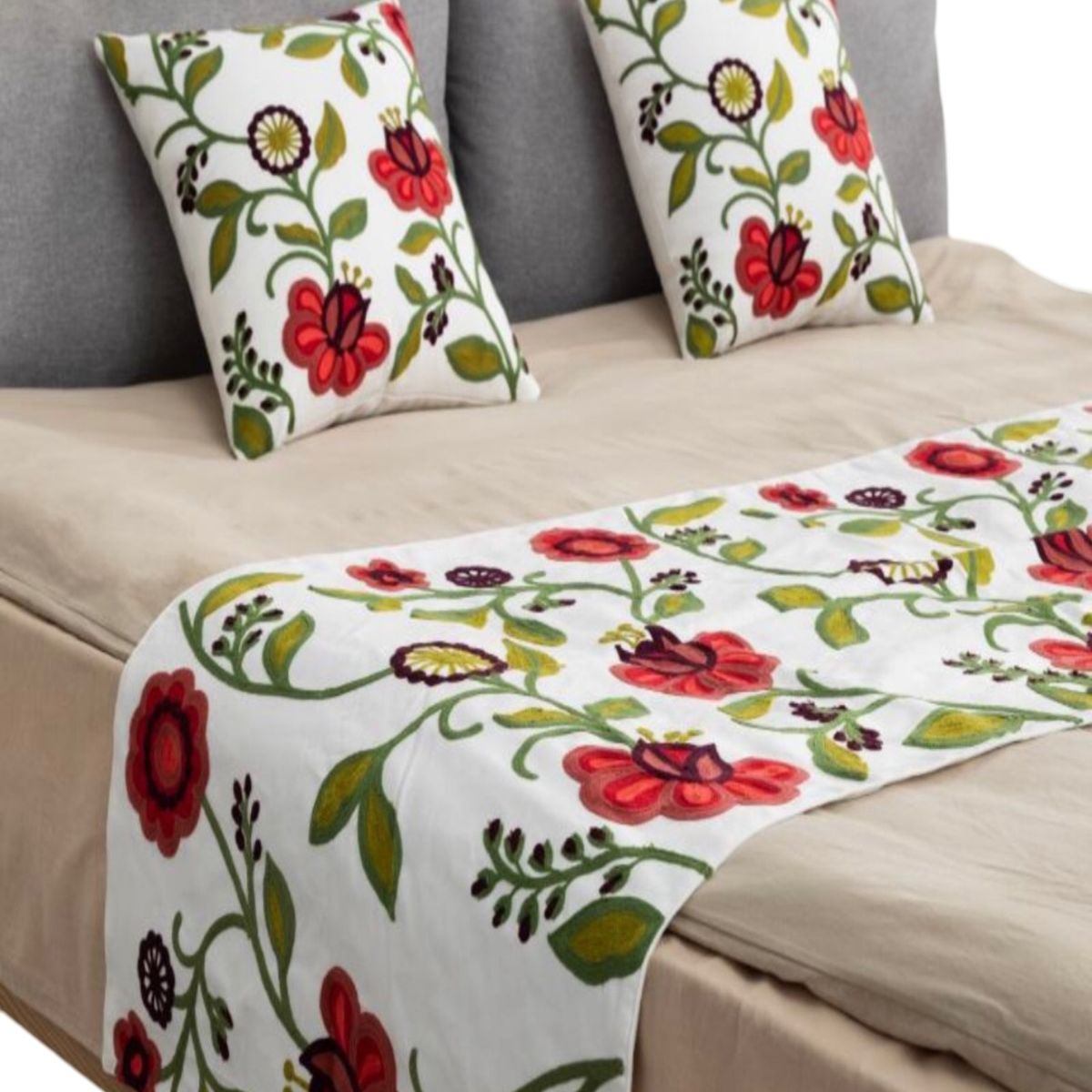 GENERICO - SET DE PIECERA MAS 2 FUNDAS BORDADAS