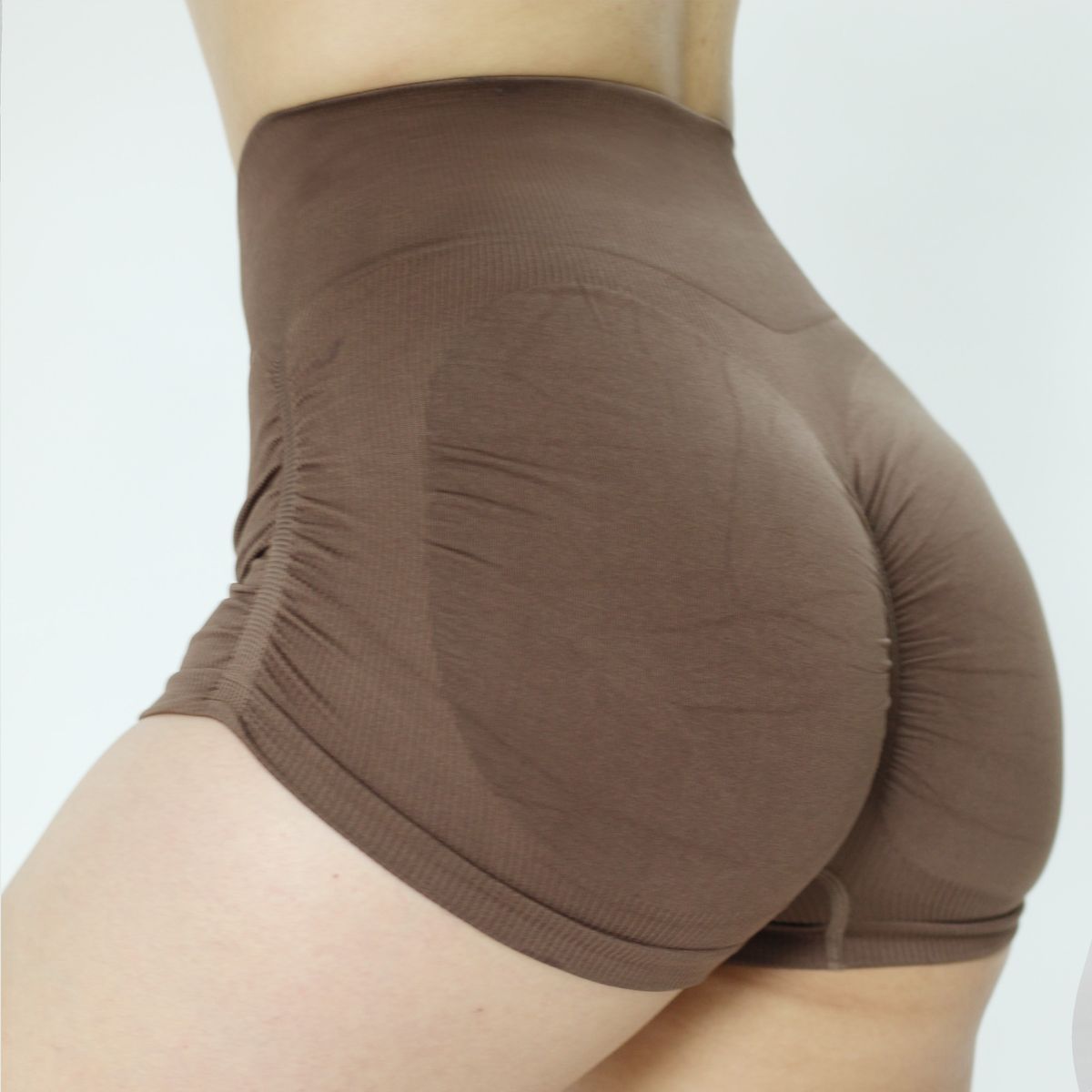 ADEMAN - Short Deportivo push up con arruga lateral