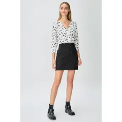 IO - Falda Corta Negro Mujer