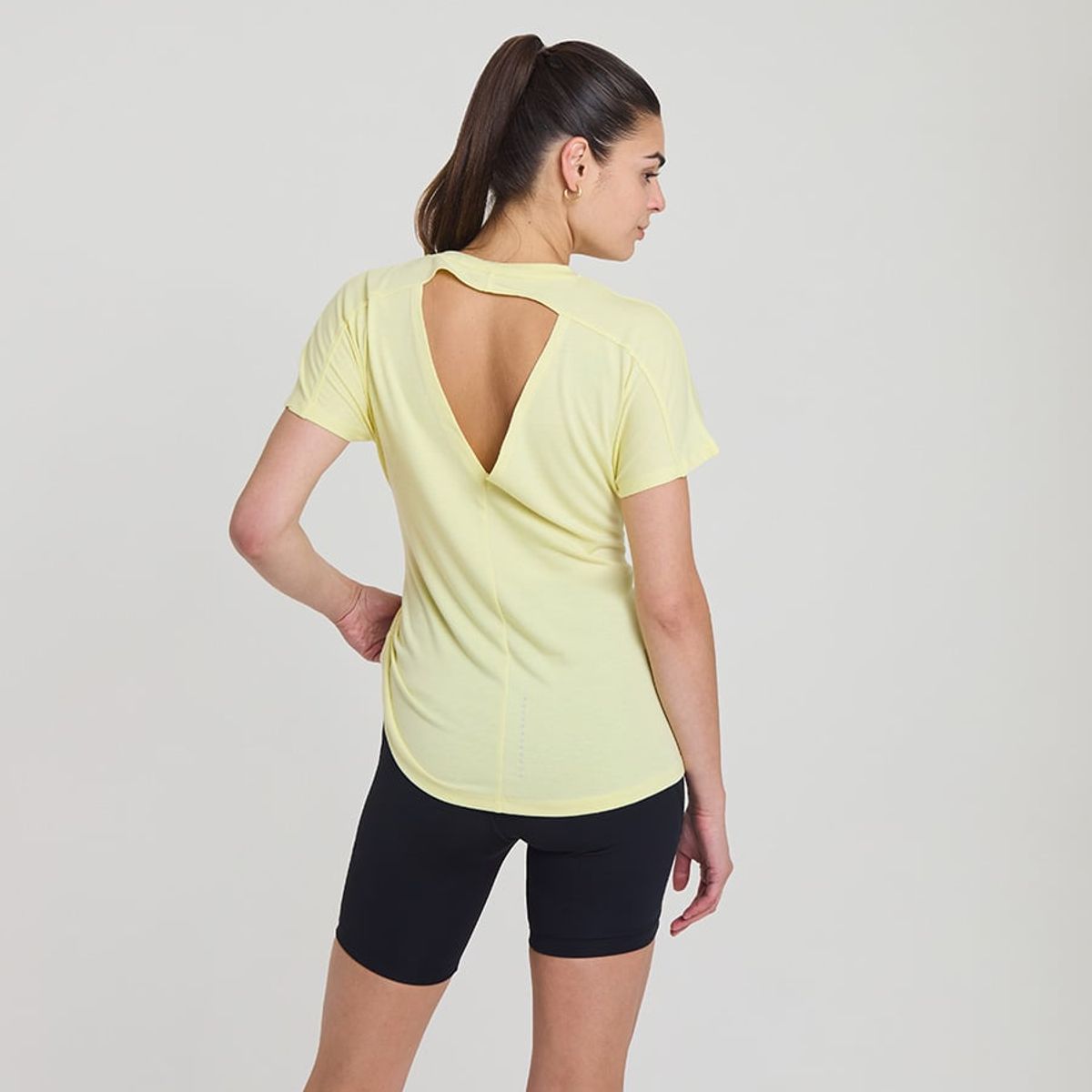 ELLESSE - POLERA MUJER ELLESSE SILA AMARILLO