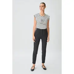 IO - Pantalon Liso Negro