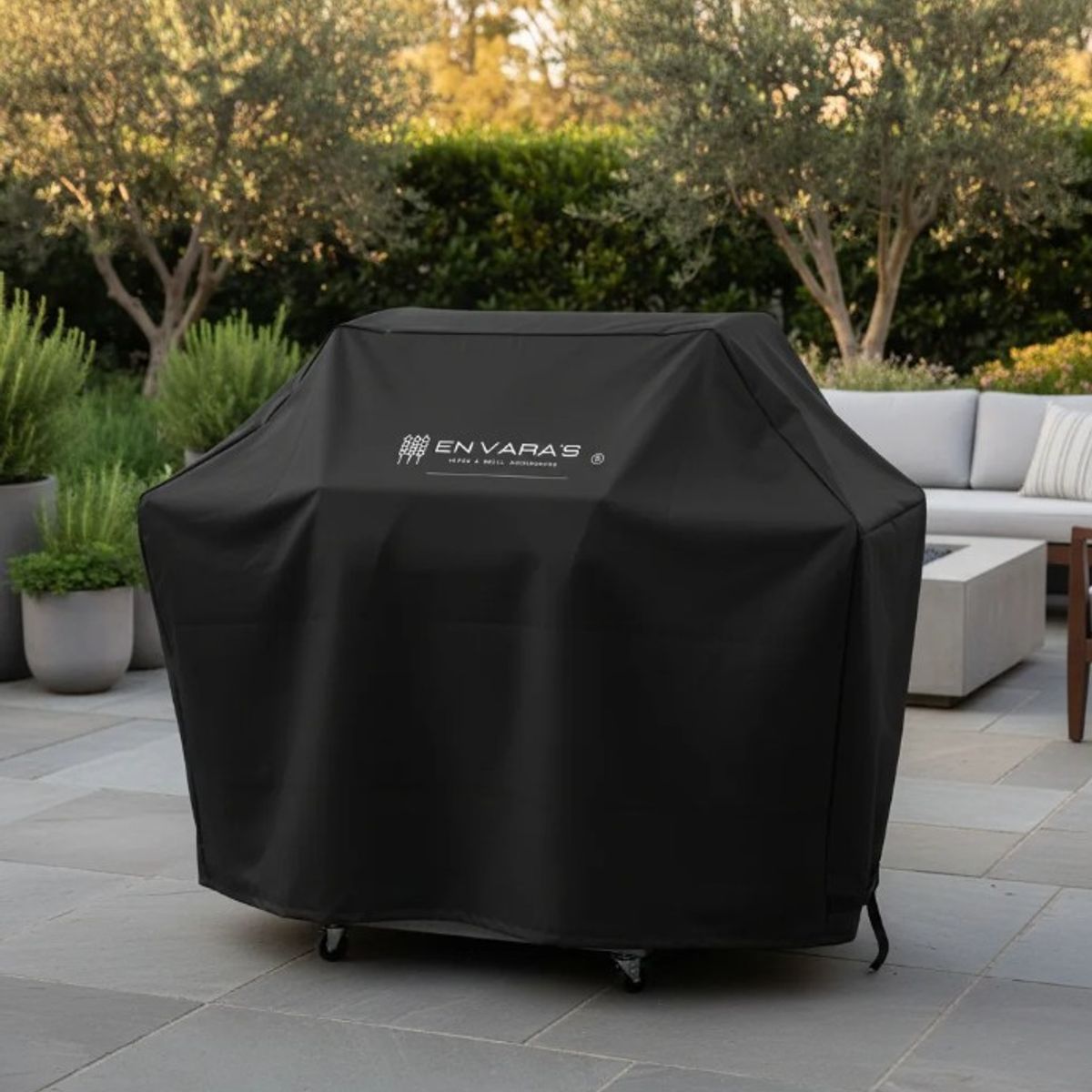 EN VARA'S MEATS & GRILL - Funda Cobertor Para parrilla Black En Vara´s M 3-4 Q