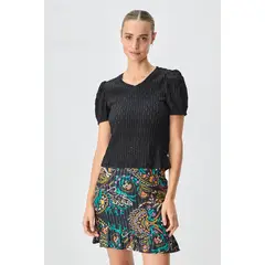 IO - Polera Manga Corta Negro Mujer