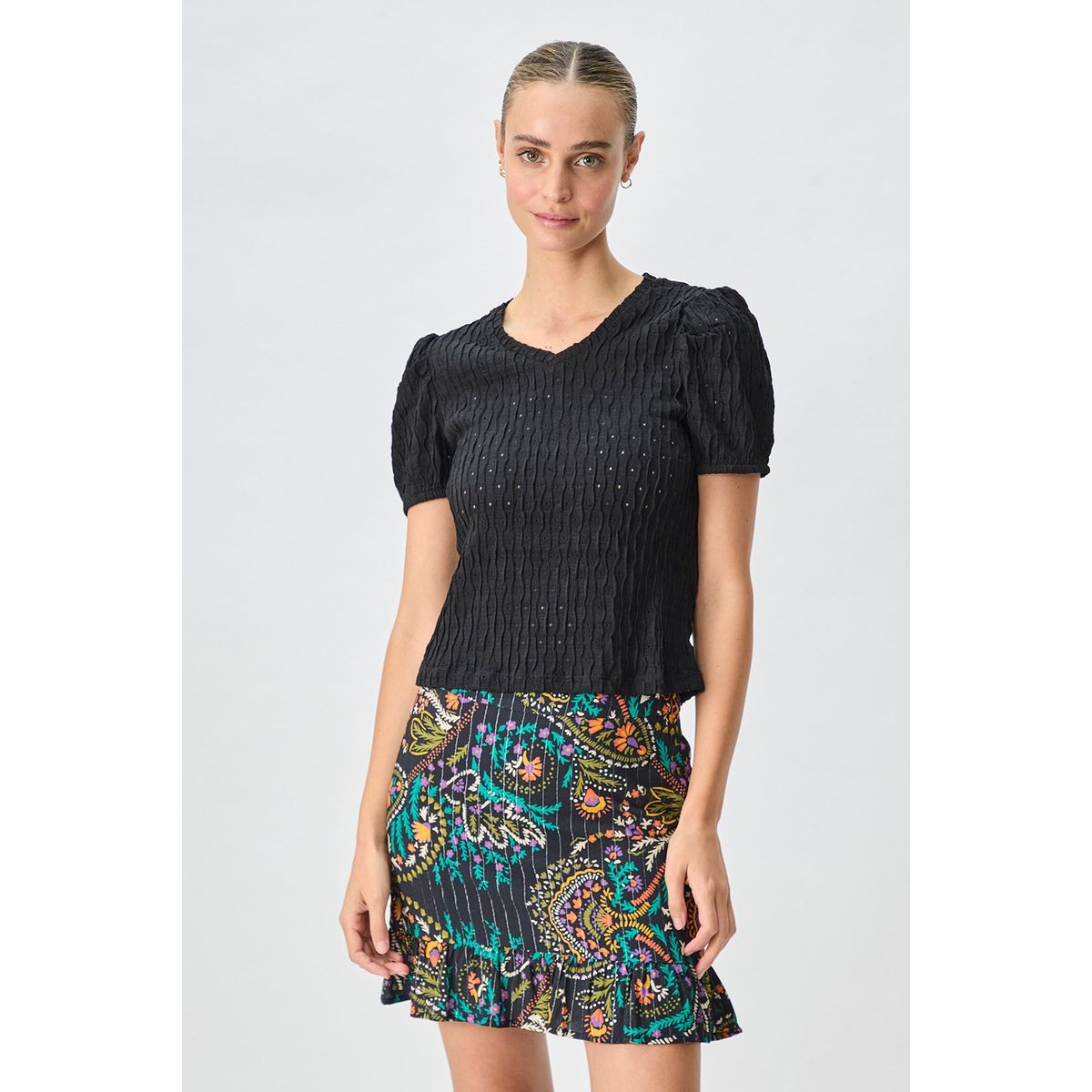 IO - Polera Manga Corta Negro Mujer Io