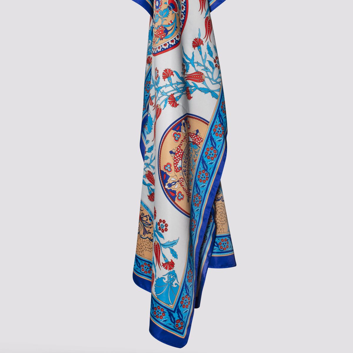 IPEK - Chal de Seda Turca  Tulipanes rojos sobre blanco dorado y azul