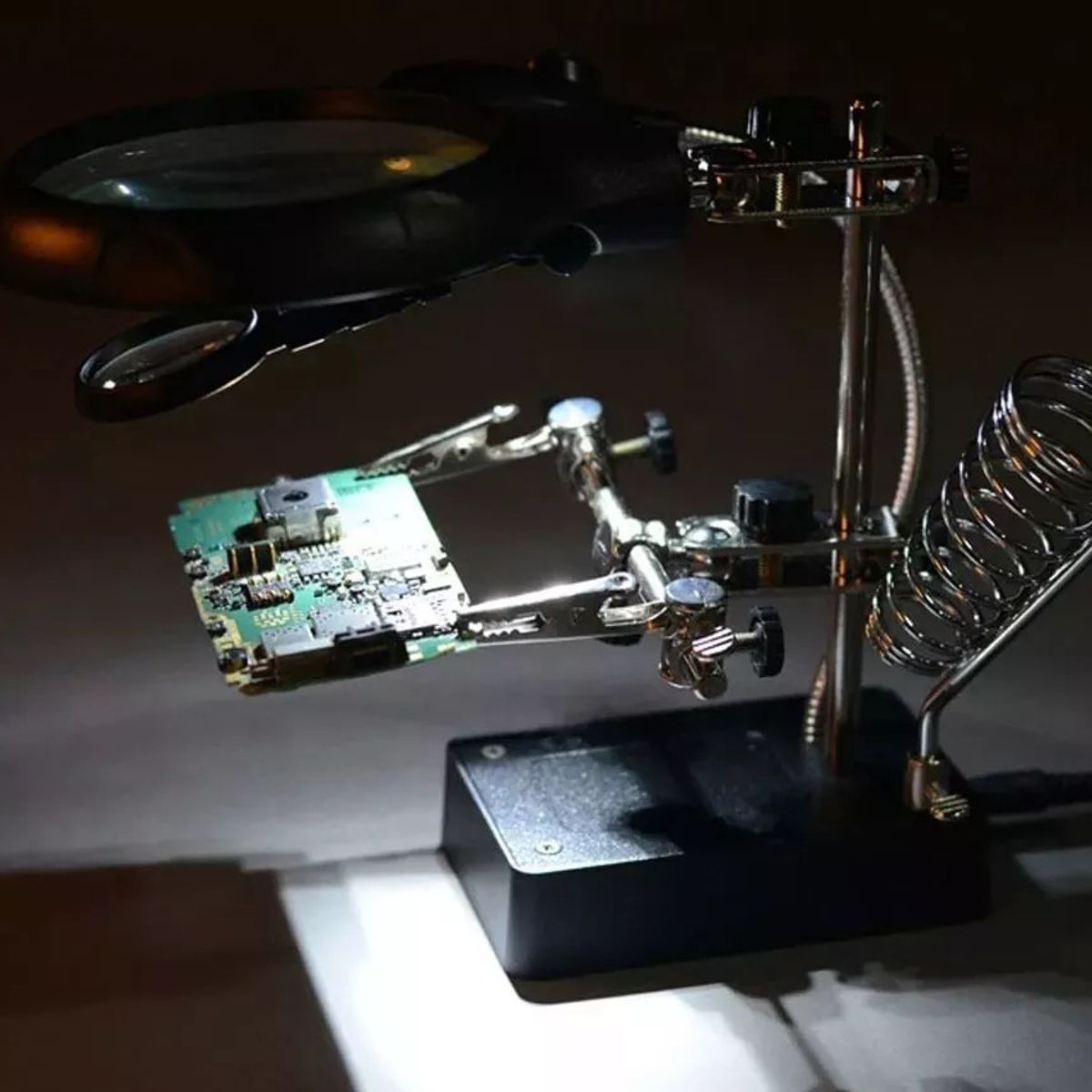 GENERICO - Porta cautín con lupa