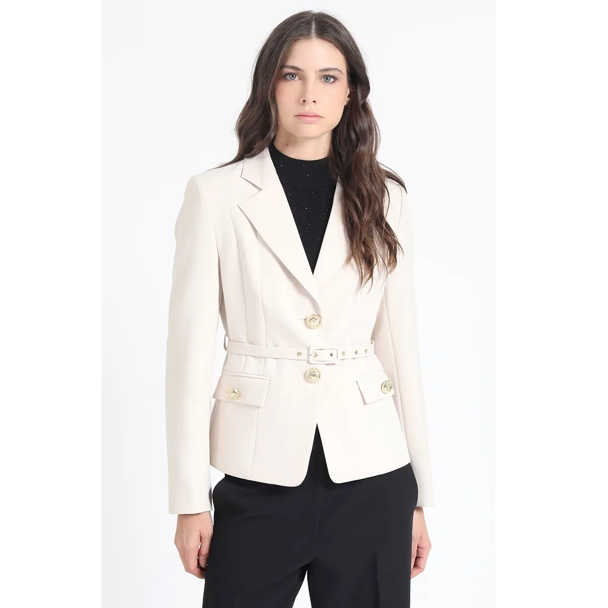 LIOLA - Blazer Entallado Con Cinturon, Crudo Liola