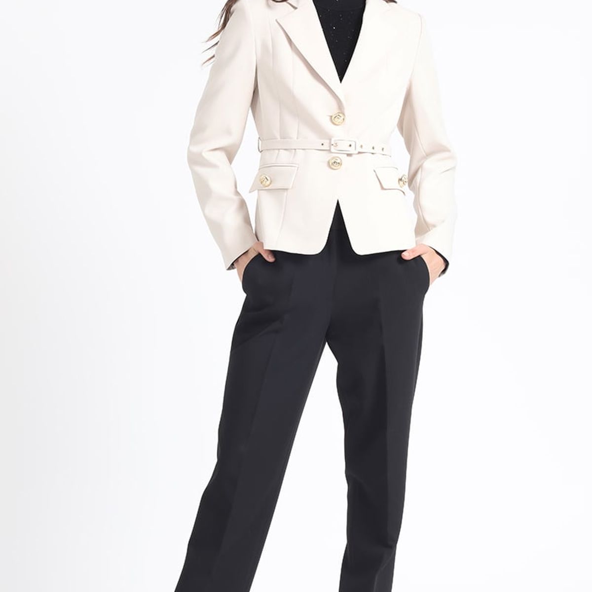 LIOLA - Blazer Entallado Con Cinturon, Crudo Liola