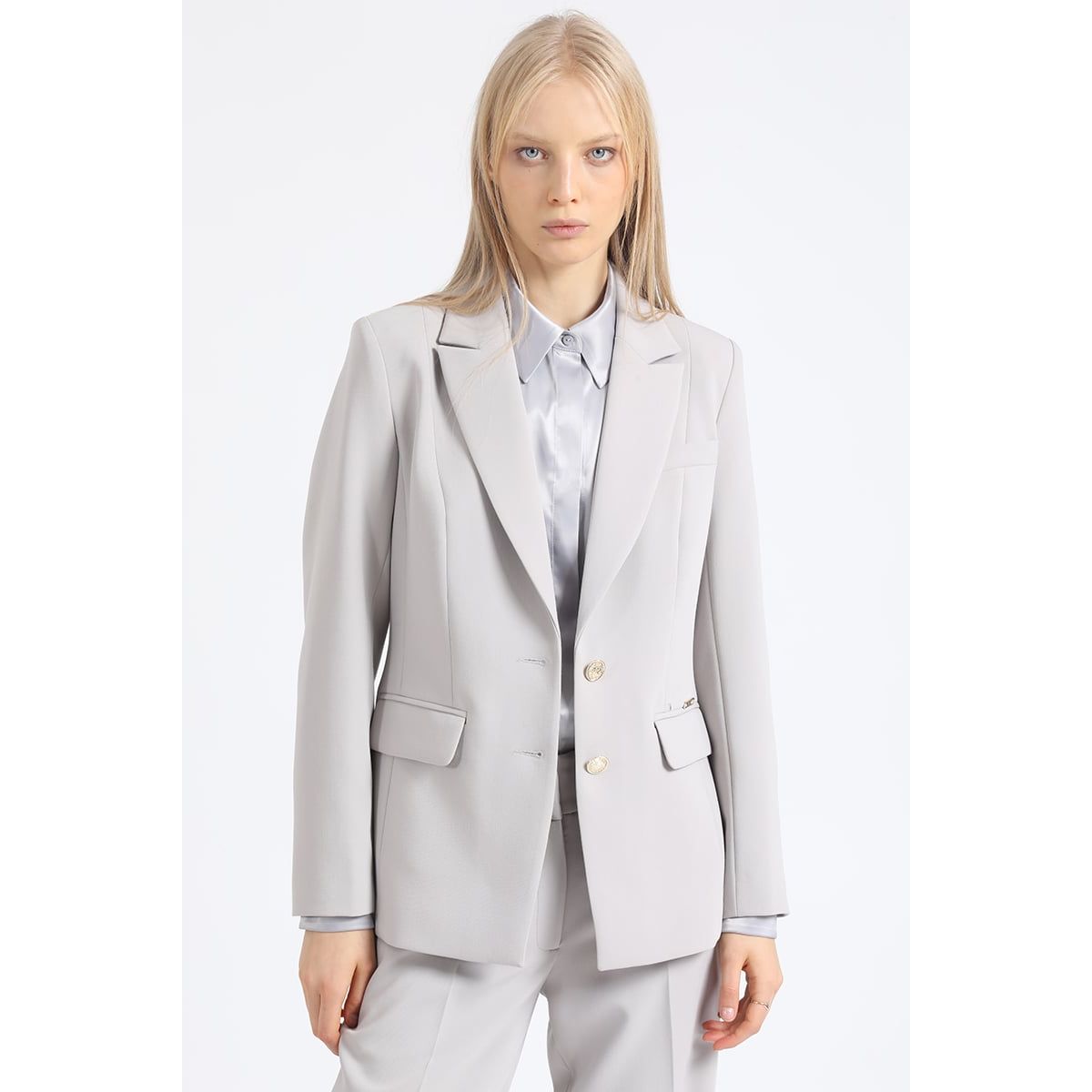 LIOLA - Blazer Basico Entallado, Gris Liola