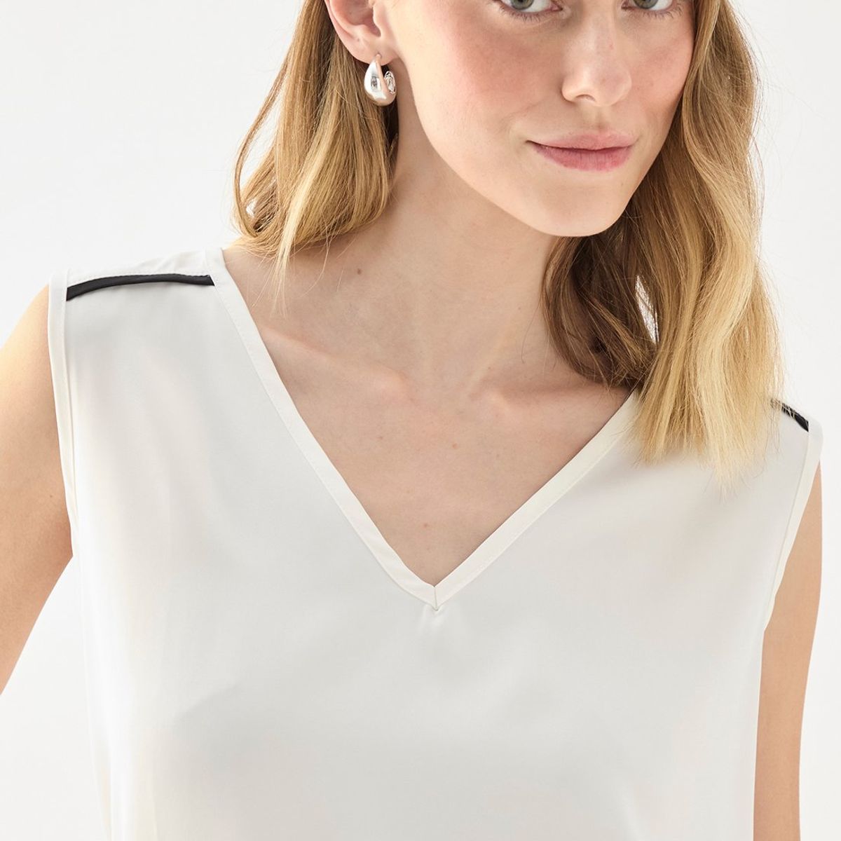 MA GRIFFE - Polera Sin Mangas Crudo Mujer Magriffe