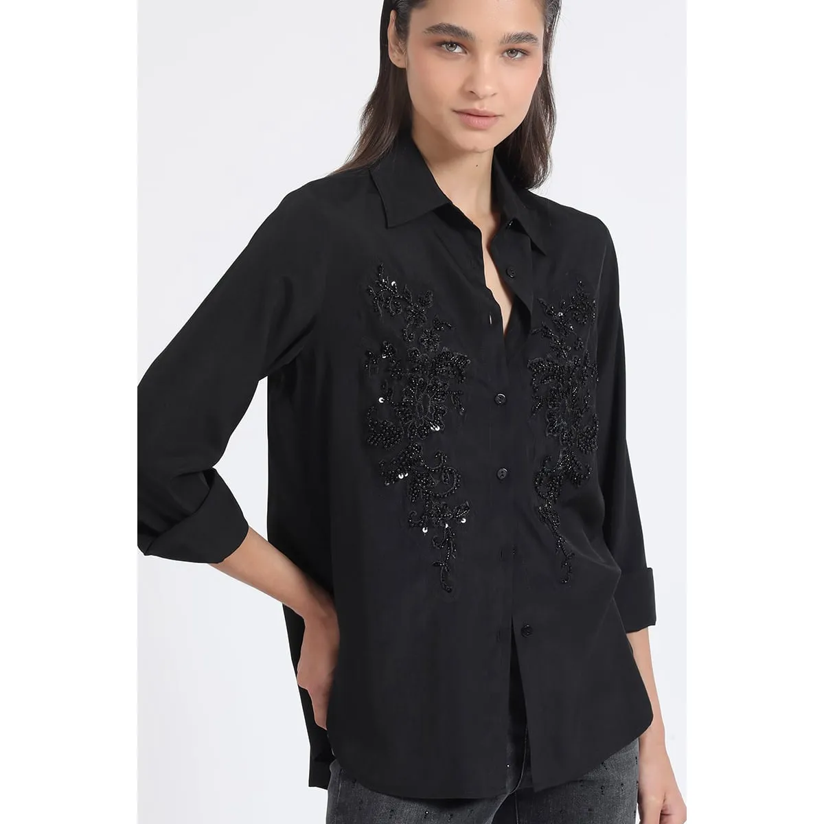 LIOLA - Blusa Aplicación Bordado, Negro Liola