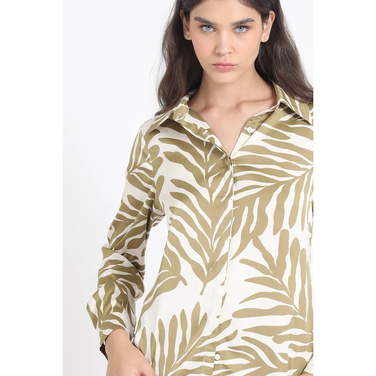 LIOLA - Camisa Satin Estampado Bicolor Hojas, Verde Liola