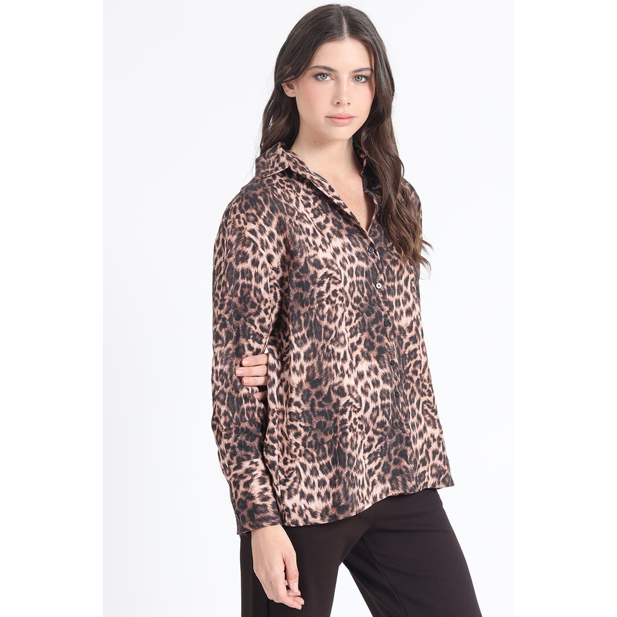 LIOLA - Blusa Estampado Animal Print, Negro Liola