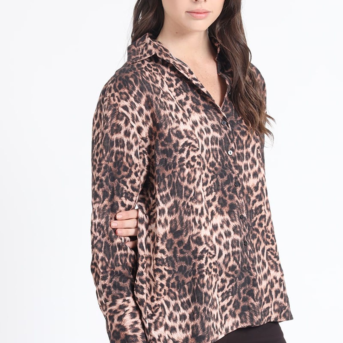 LIOLA - Blusa Estampado Animal Print, Negro Liola