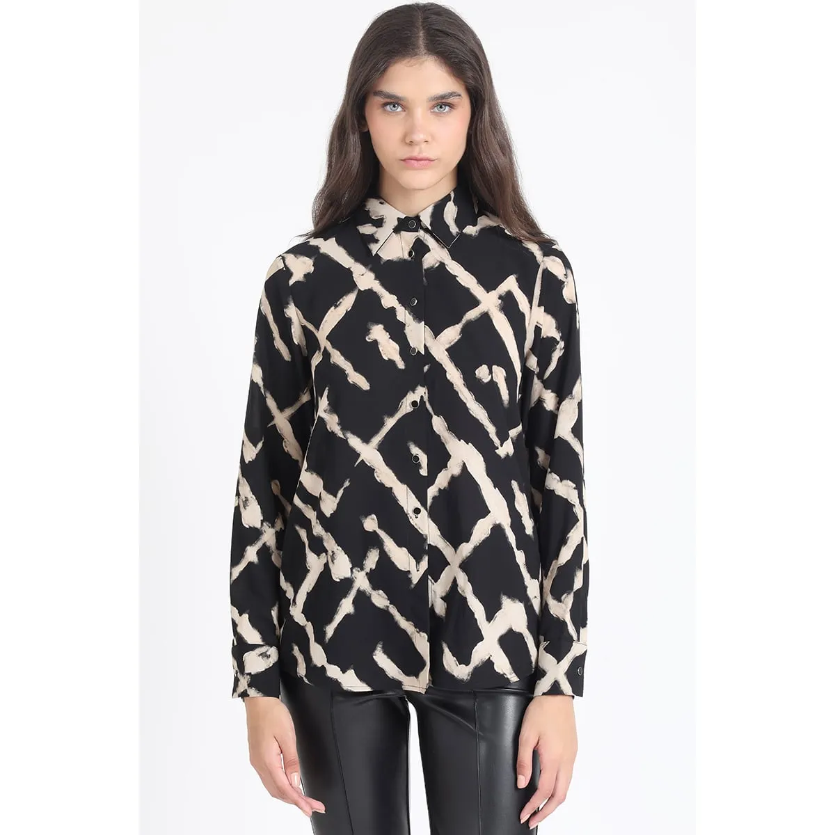 LIOLA - Blusa Estampada Tie Dye, Negro Liola