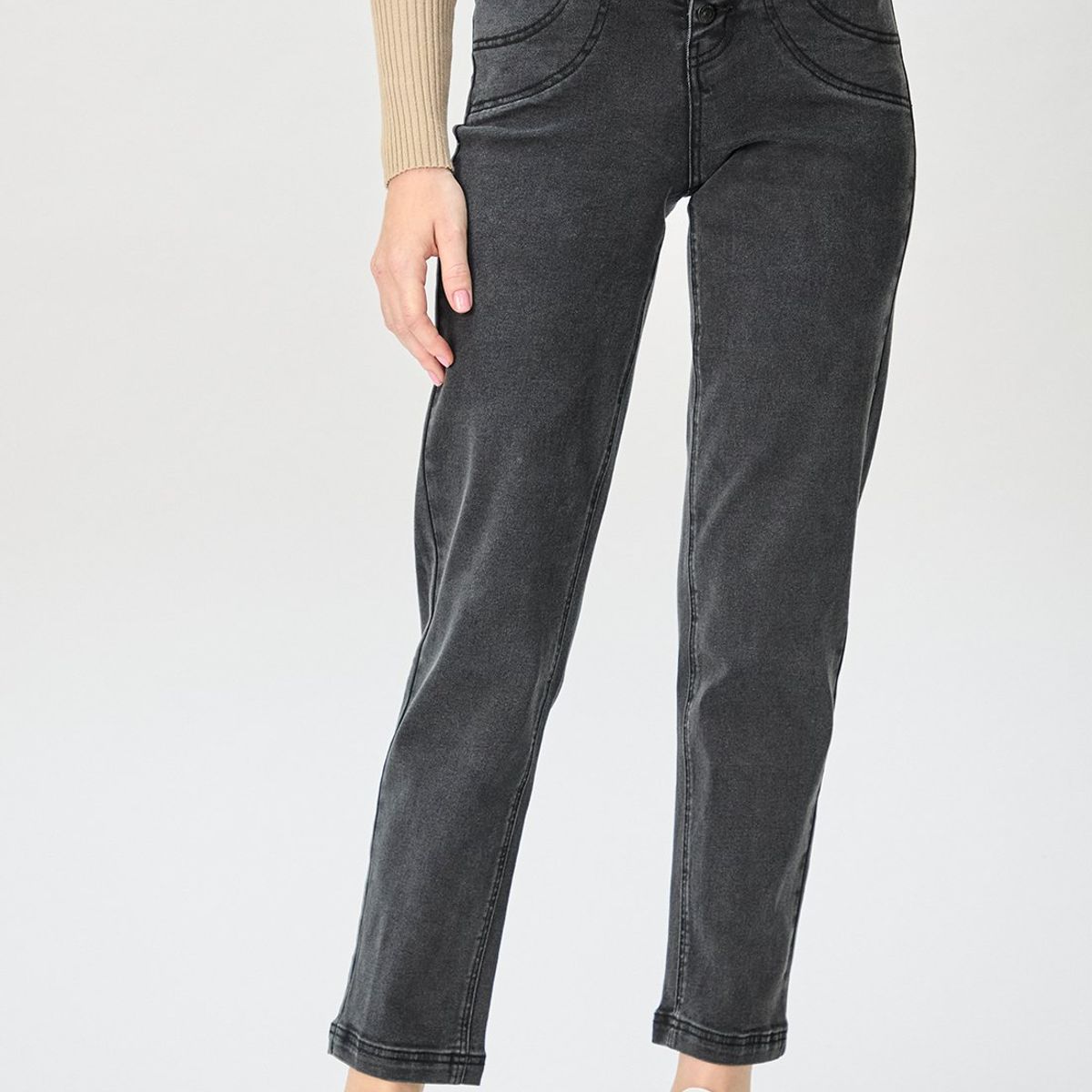 IO - Jeans Straight Negro Mujer Io