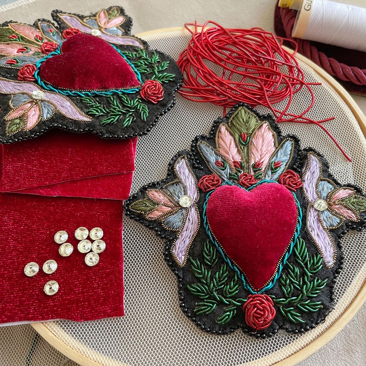 MARTIN BORDADOR - Kit Corazon Milagrito mas clase online