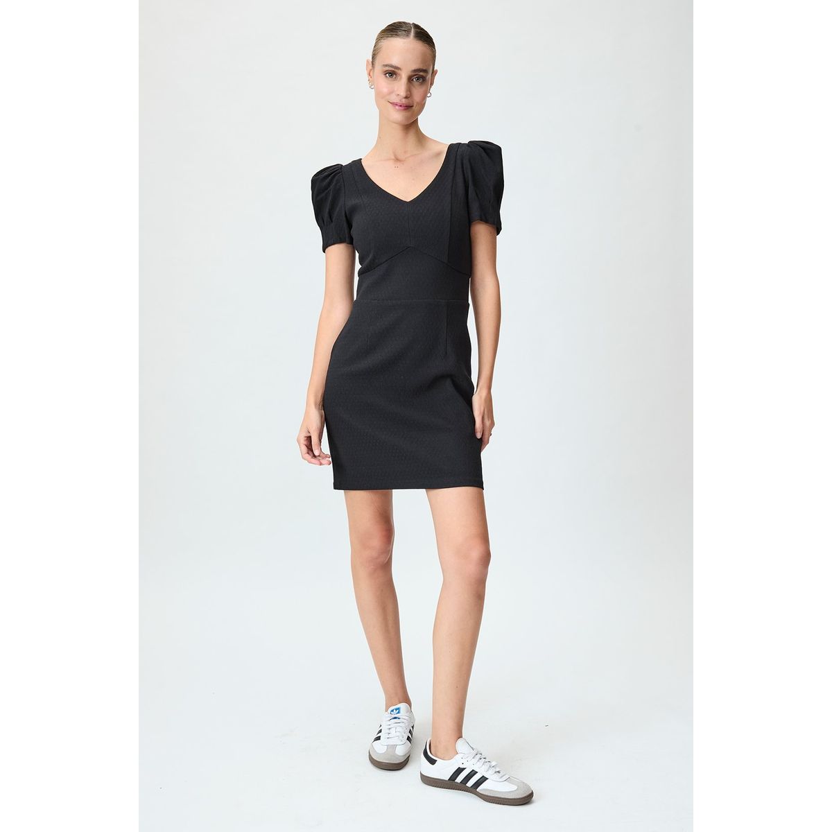 IO - Vestido Corto Negro Mujer Io