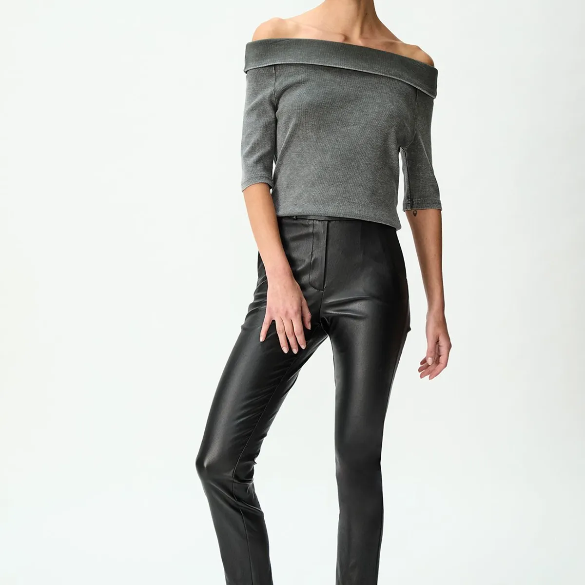 IO - Polera Manga Corta Gris Mujer Io