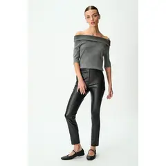 IO - Polera Moda Lisa Gris