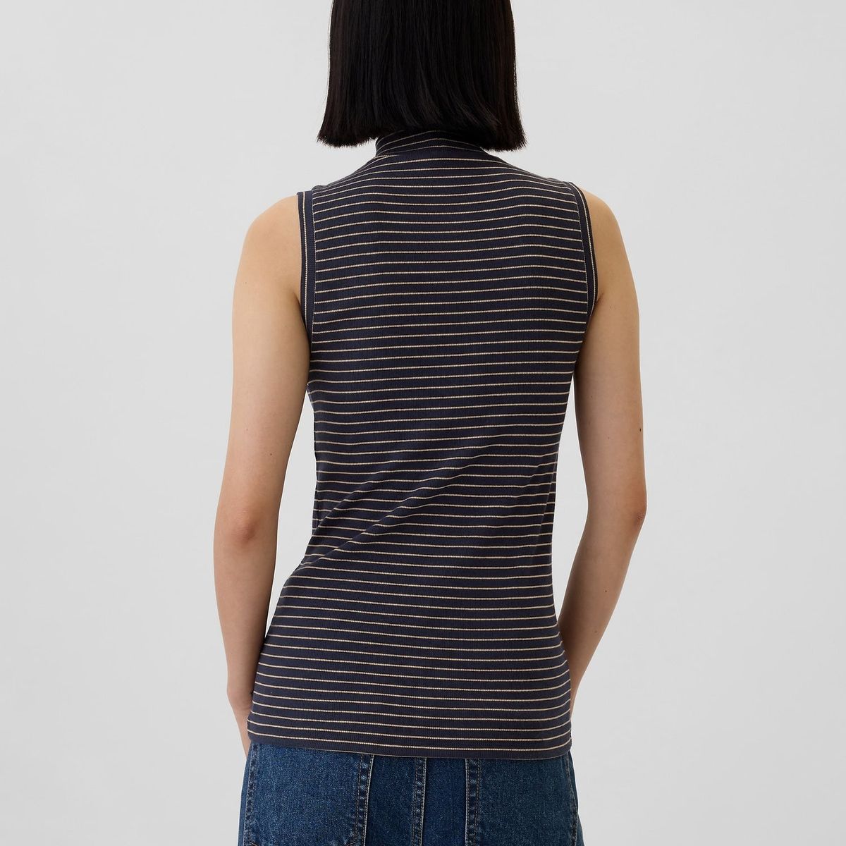 GAP - Polera Cuello Alto Sin Manga Mujer Negro