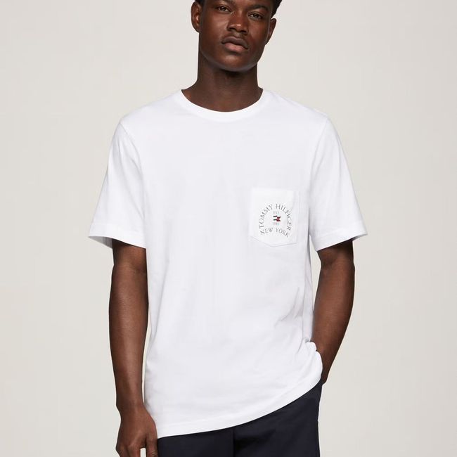 TOMMY HILFIGER - Polera Con Bolsillo Logo Arqueado Blanco Tommy Hilfiger